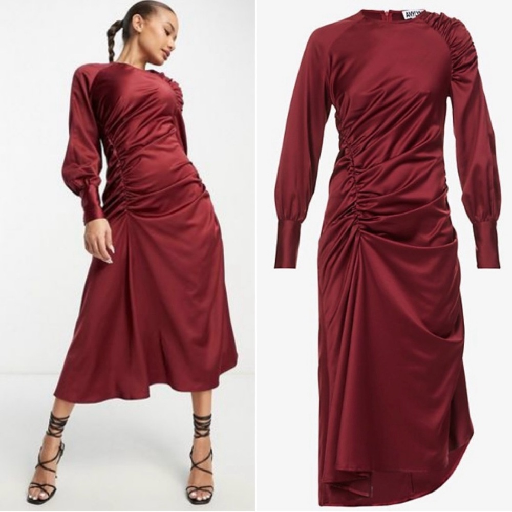 NWT Amy Lynn Amelia Ruched Asymmetrical
Midi Dress Size Large